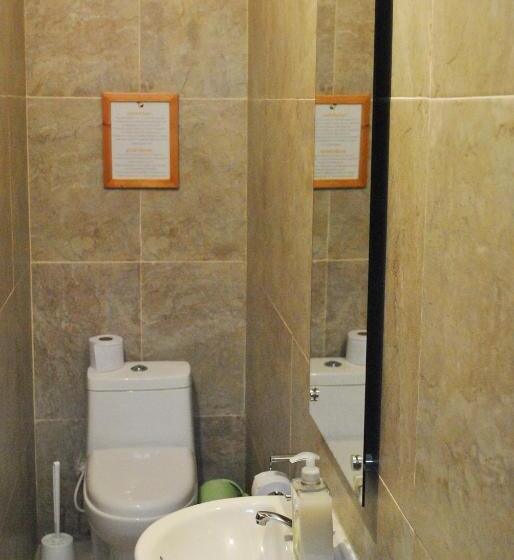 חדר סטנדרט לשלושה עם חדר אמבטיה משוף, Hostal Españolete