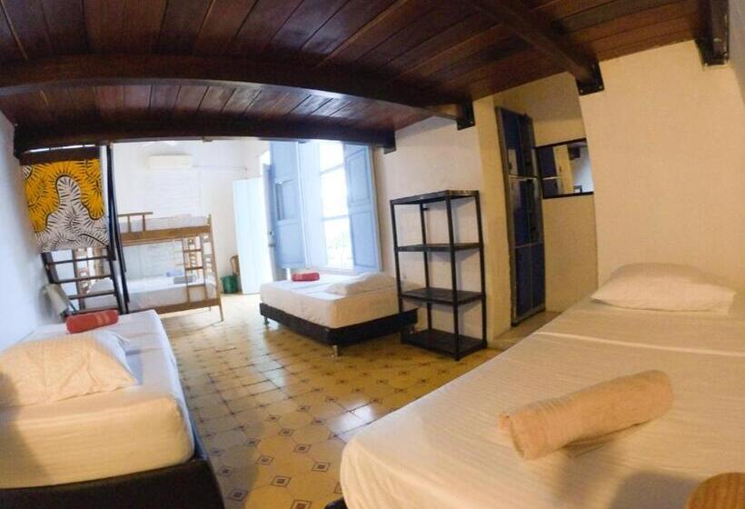 מיטה בחדר משותף, Hostal Españolete