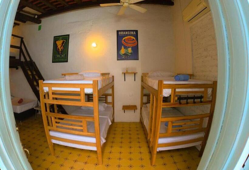 מיטה בחדר משותף, Hostal Españolete