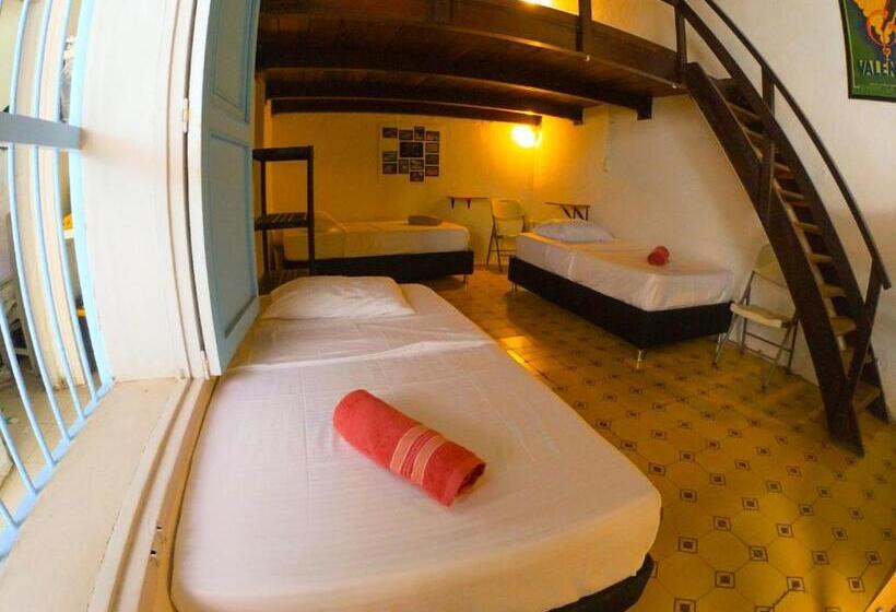 تختخواب در اتاق مشترک, Hostal Españolete