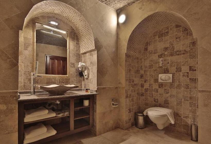 غرفة قياسية, Shoestring Cave House