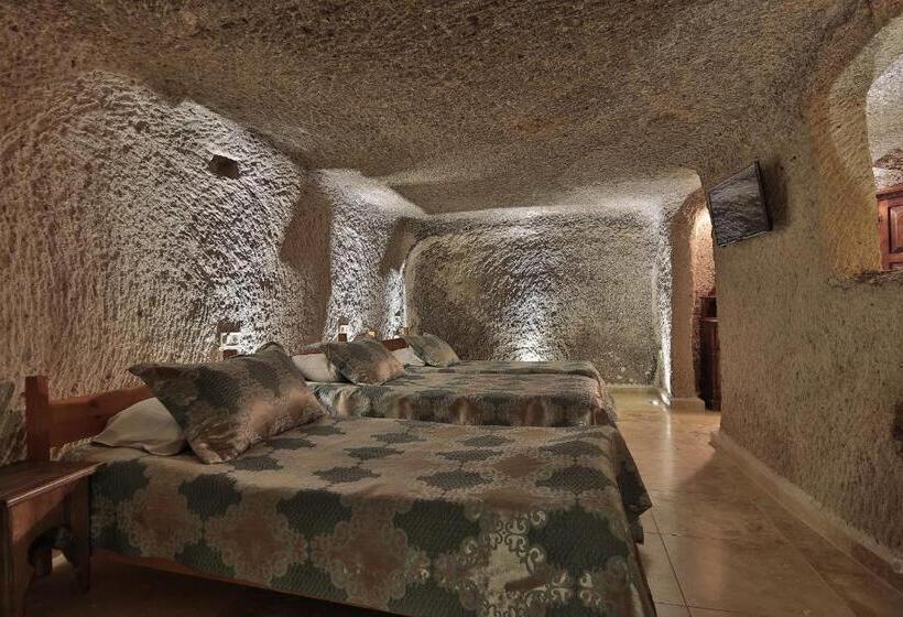 غرفة عائلية, Shoestring Cave House
