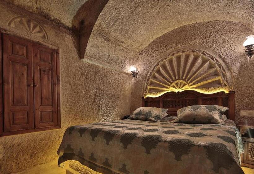 اتاق لوکس, Shoestring Cave House