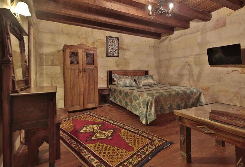 غرفة قياسية مزوَّدة بشُرفة, Shoestring Cave House