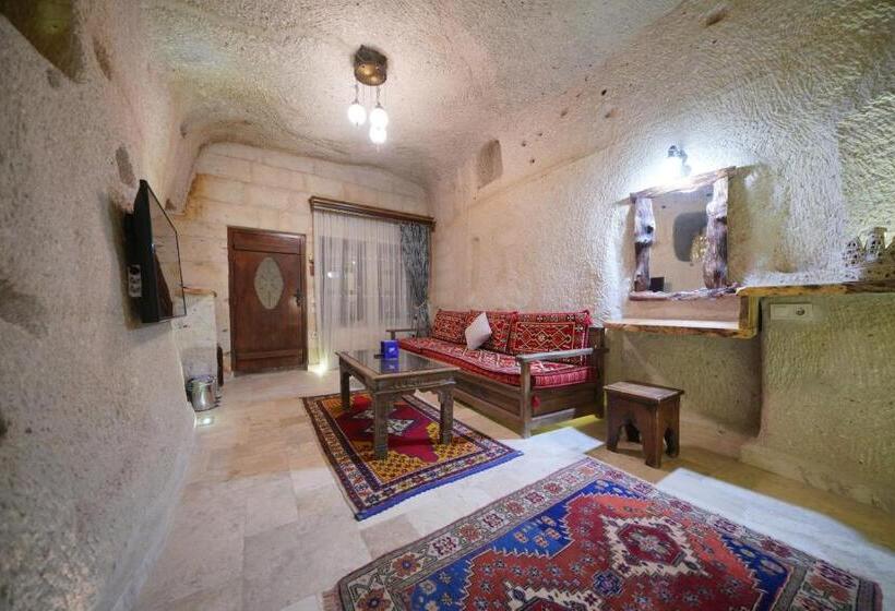 جناح إدارى, Shoestring Cave House