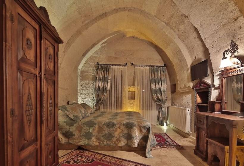 غرفة قياسية, Shoestring Cave House