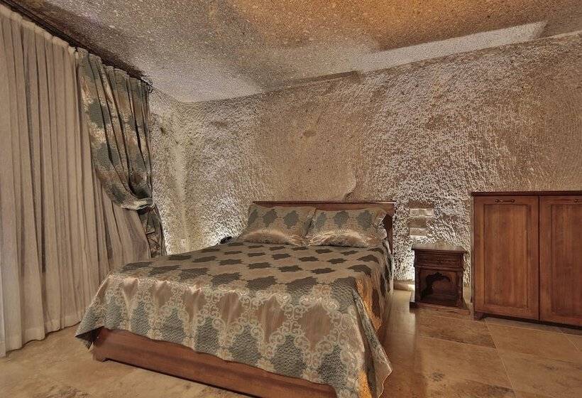 اتاق لوکس, Shoestring Cave House