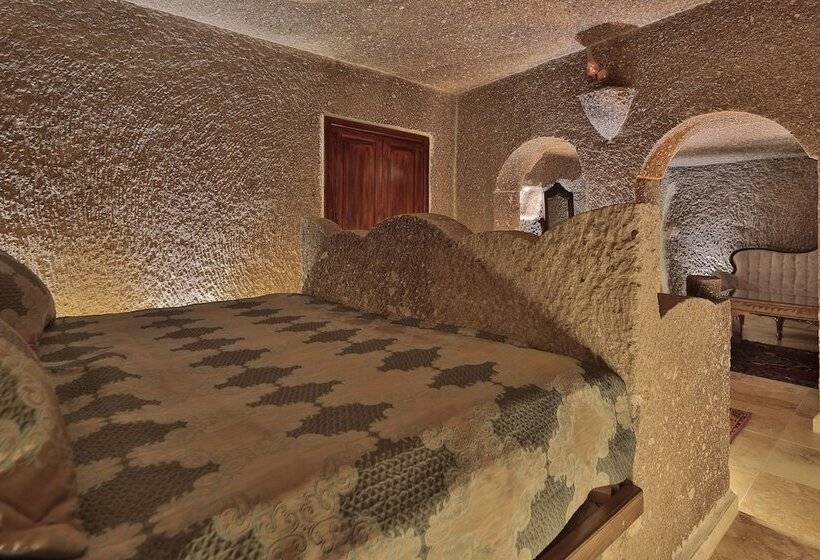 سوییت, Shoestring Cave House