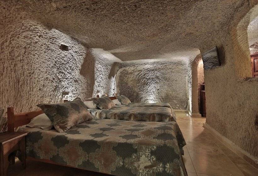 اتاق خانوادگی, Shoestring Cave House