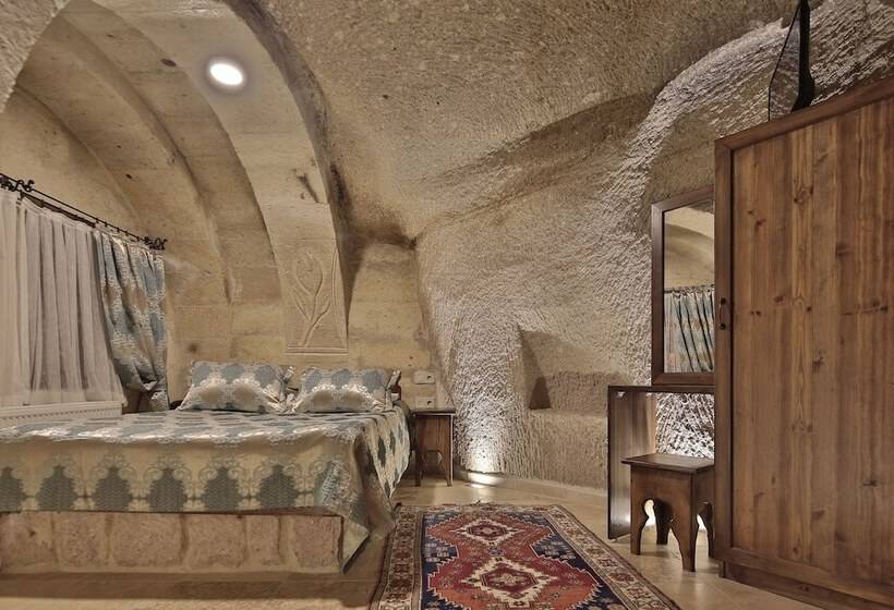 غرفة قياسية, Shoestring Cave House