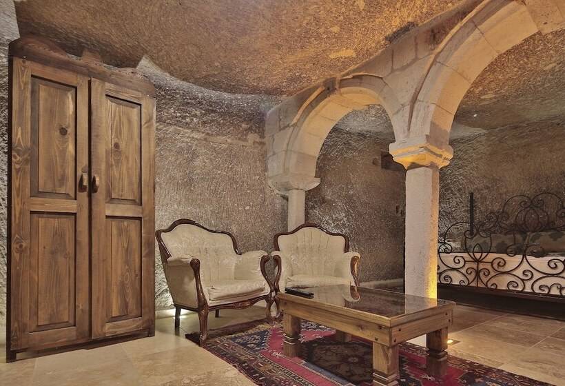 Delüks Oda, Shoestring Cave House