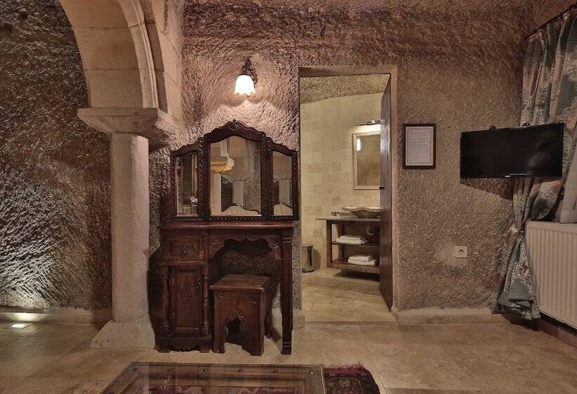 غرفة ديلوكس, Shoestring Cave House