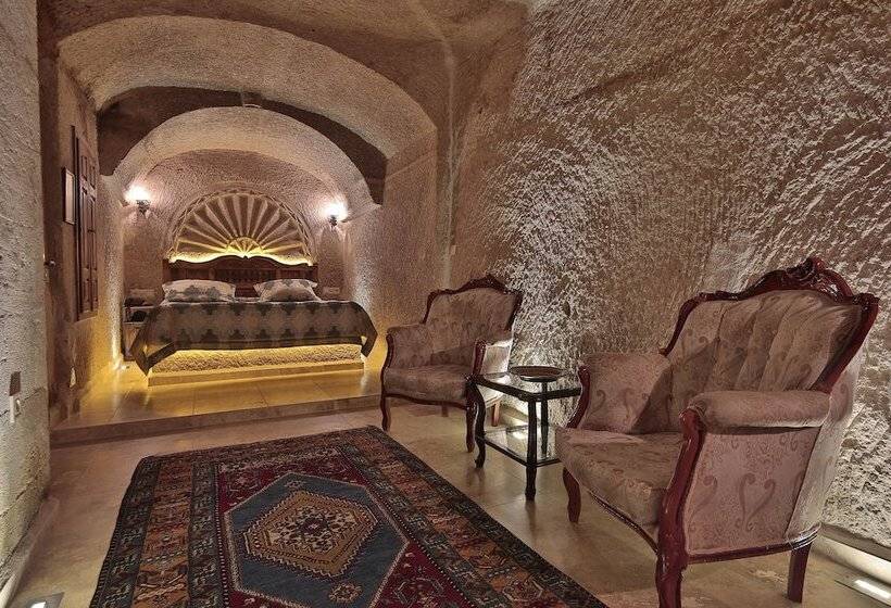 اتاق لوکس, Shoestring Cave House