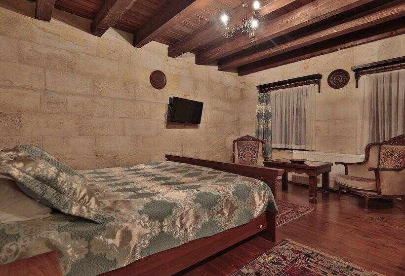 اتاق لوکس, Shoestring Cave House