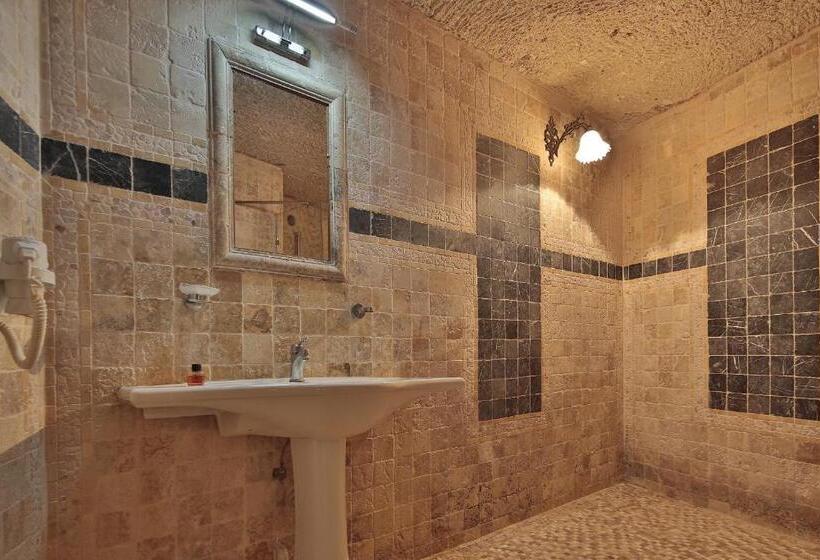 غرفة ديلوكس, Shoestring Cave House