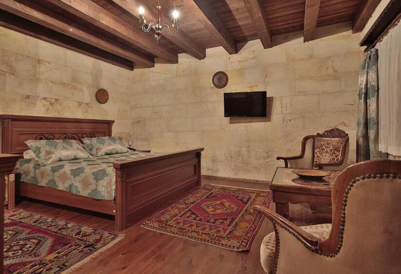Delüks Oda, Shoestring Cave House