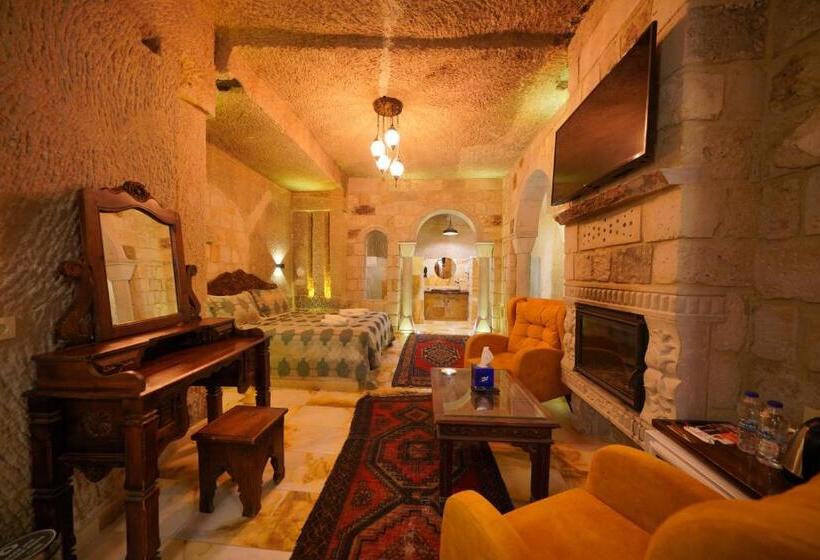 スイート, Shoestring Cave House