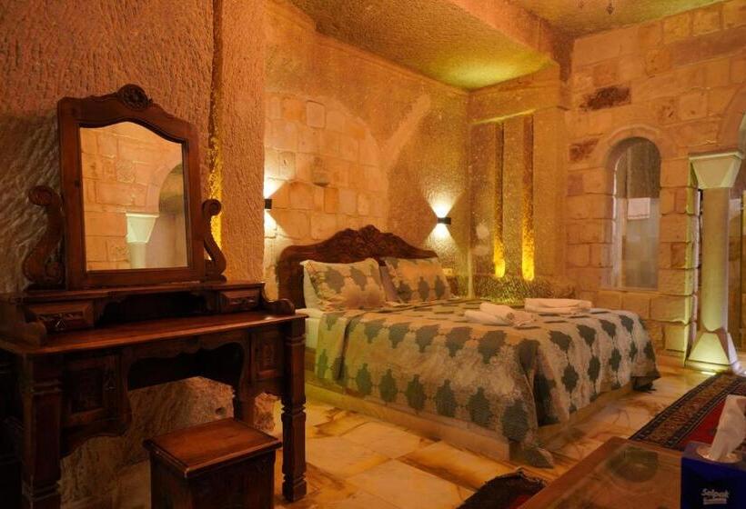 سوییت, Shoestring Cave House