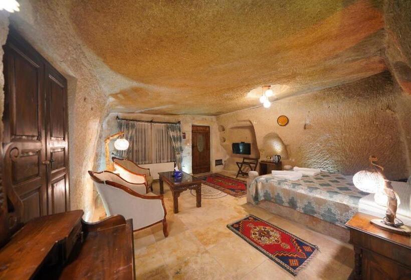 ジュニアスイート, Shoestring Cave House