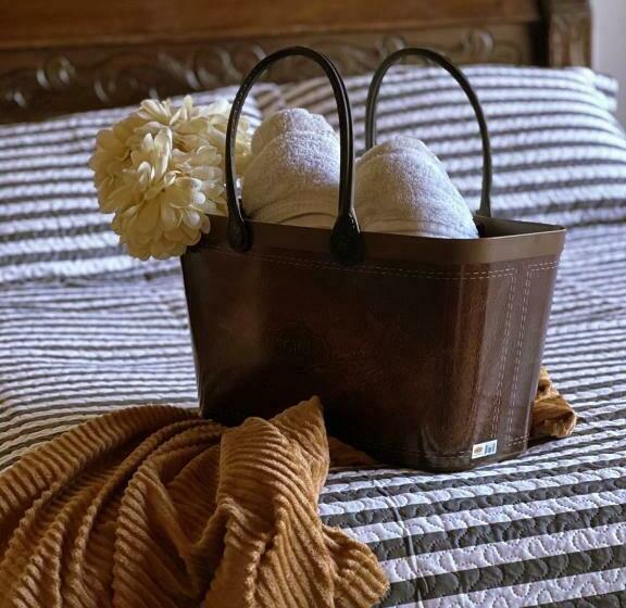 デラックスジュニアスイート, Sunset Paradise