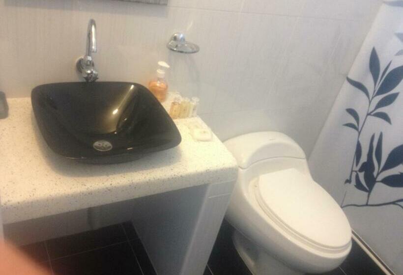 スーペリアの４人部屋, Arizona Ranch