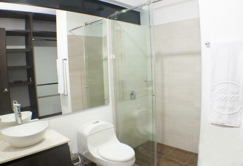 Полулюкс, Cinco Monteria