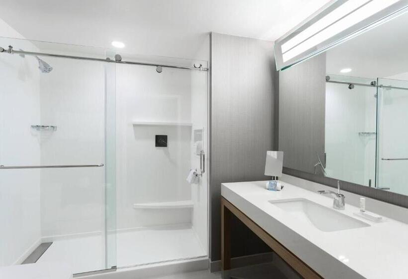 带大床的标准间, Courtyard By Marriott Ruston