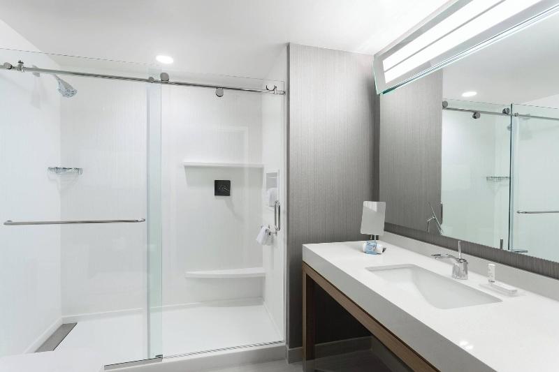 带大床的标准间, Courtyard By Marriott Ruston