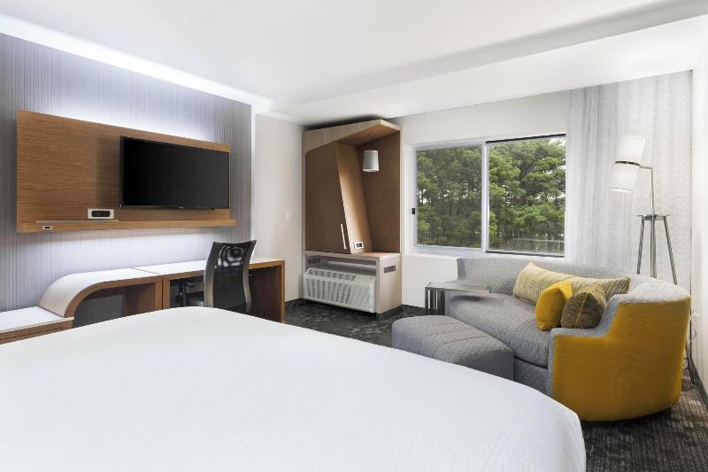 带大床的标准间, Courtyard By Marriott Ruston