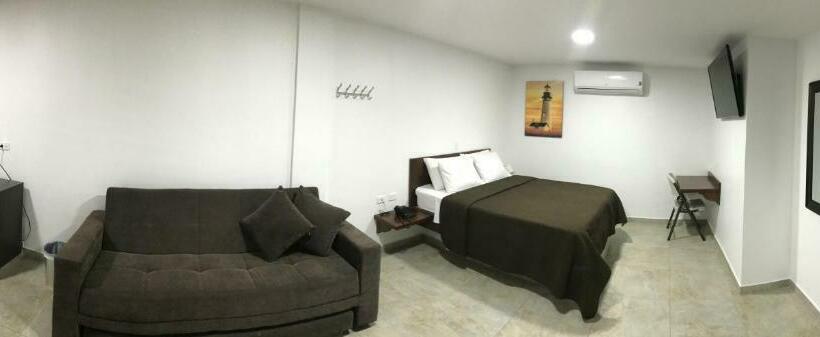 Deluxe Værelse, El Faro Buga