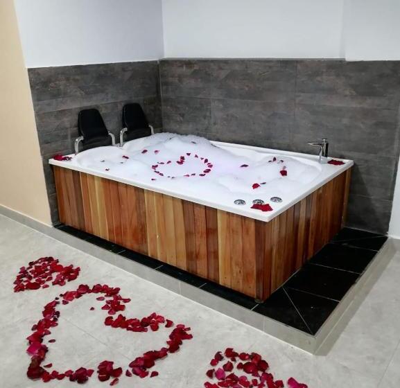 Deluxe Suite, El Faro Buga