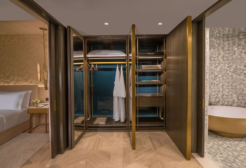 سوییت لوکس, Five Palm Jumeirah Dubai