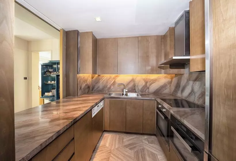 سوییت لوکس, Five Palm Jumeirah Dubai
