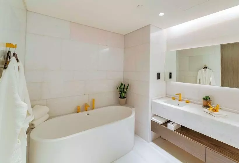 1 Bedroom Penthouse Apartment