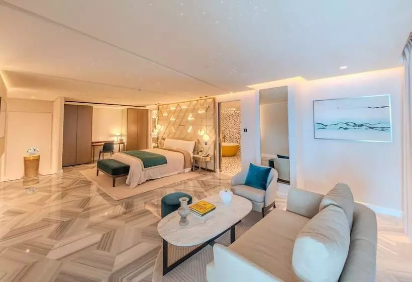 2 Bedrooms Suite Sea View, Five Palm Jumeirah Dubai
