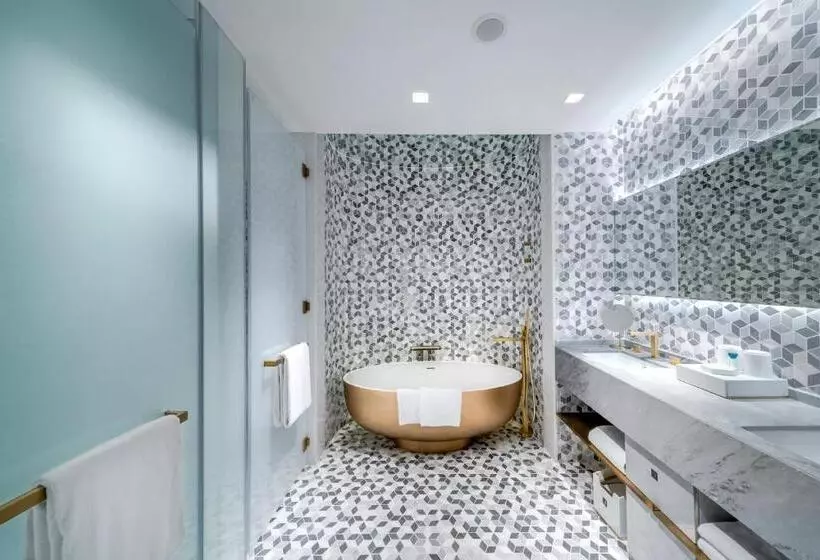 Deluxe Suite Sea View, Five Palm Jumeirah Dubai