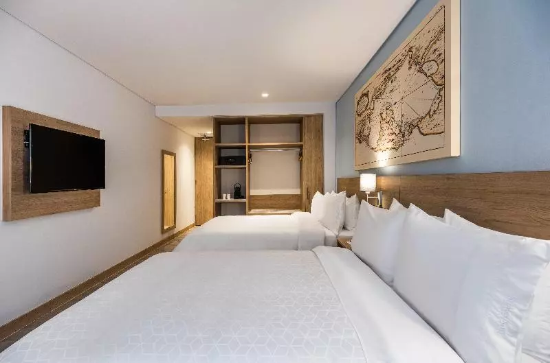 2 Bedroom Deluxe Suite