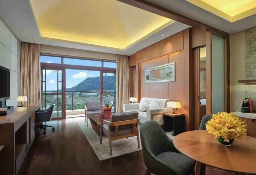 キングサイズベッドのスイートルーム, Hualuxe Hotels & Resorts Kunming, An Ihg