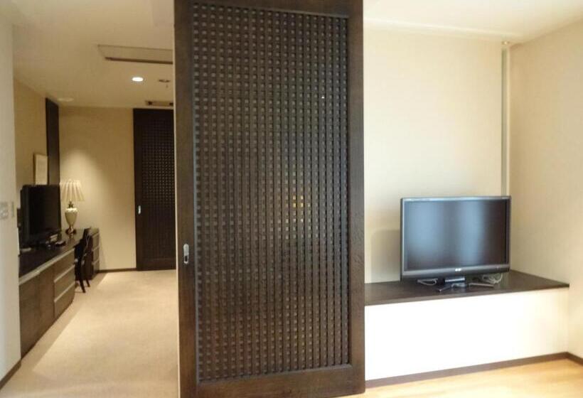 جناح, Kyu Karuizawa Hotel Otowa No Mori