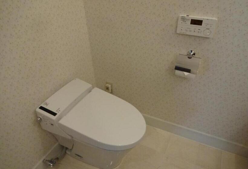 جناح ملكى, Kyu Karuizawa Hotel Otowa No Mori