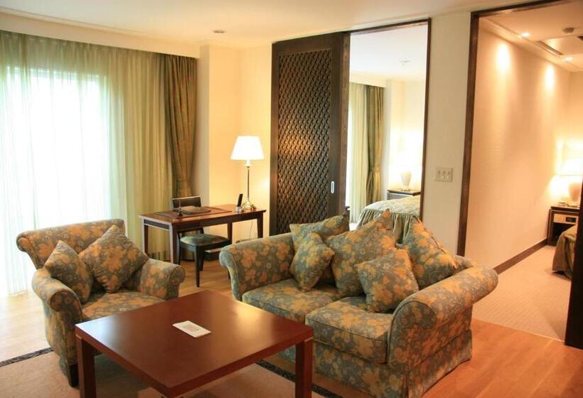 جناح ملكى, Kyu Karuizawa Hotel Otowa No Mori