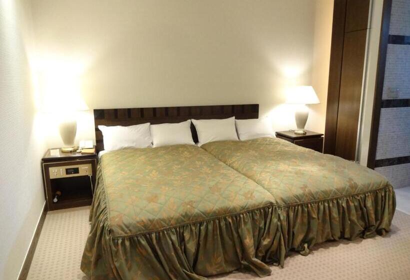 جناح ملكى, Kyu Karuizawa Hotel Otowa No Mori