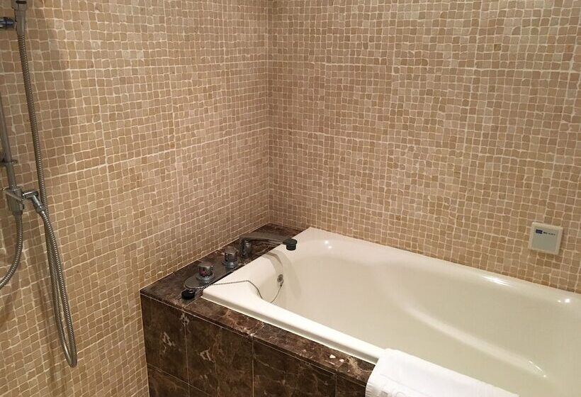 جناح ملكى, Kyu Karuizawa Hotel Otowa No Mori