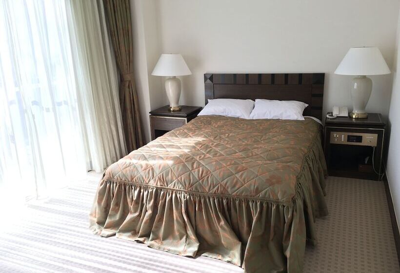 جناح ملكى, Kyu Karuizawa Hotel Otowa No Mori