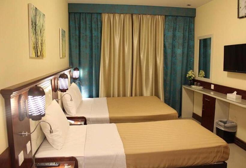 标准三人间, Mariana