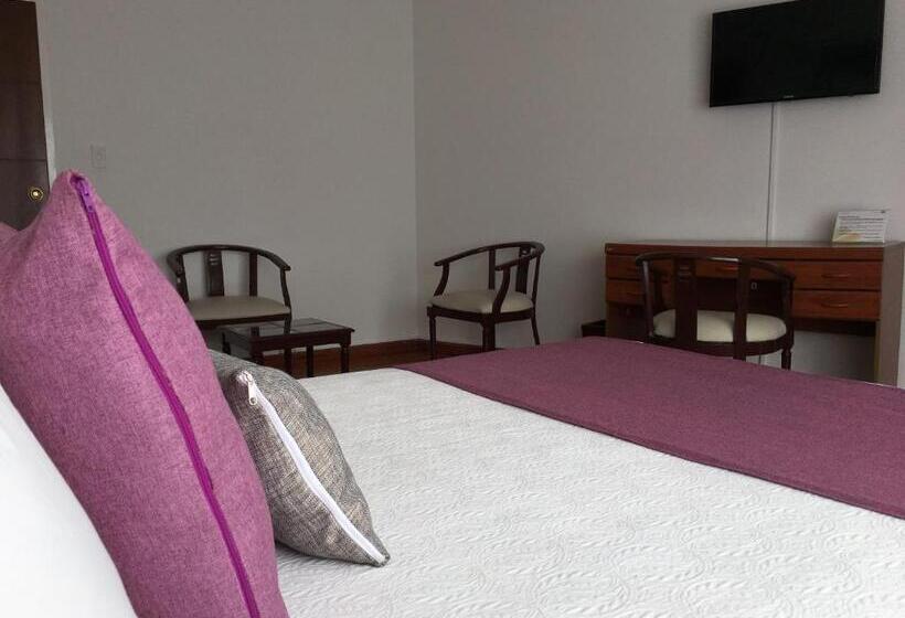 スタンダードシングルルーム, Regine S Manizales