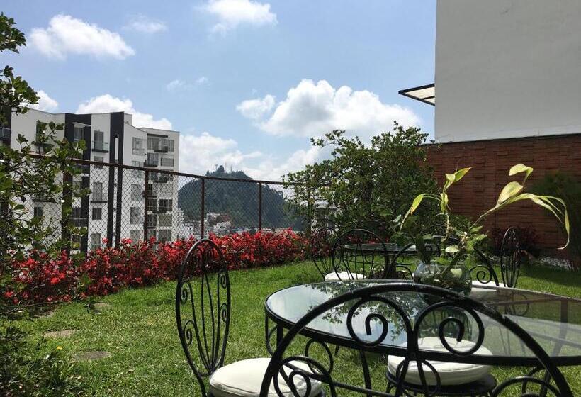 스탠다드 트리플 룸, Regine S Manizales