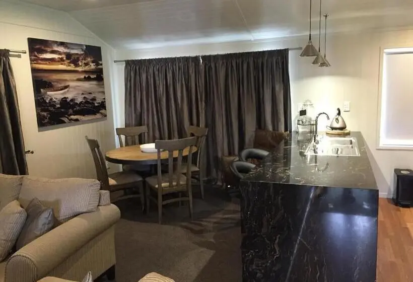 シャレー・デラックス1寝室, Rocky Mountain Chalets Ohakune
