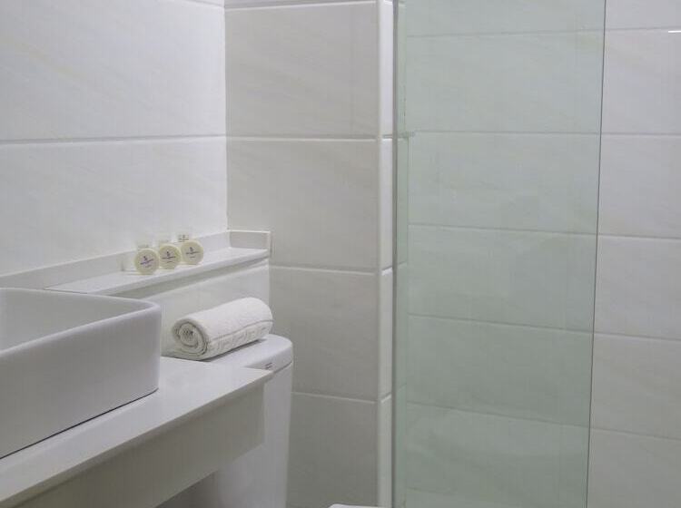 اتاق لوکس سه تخته, S Hotel & Residences