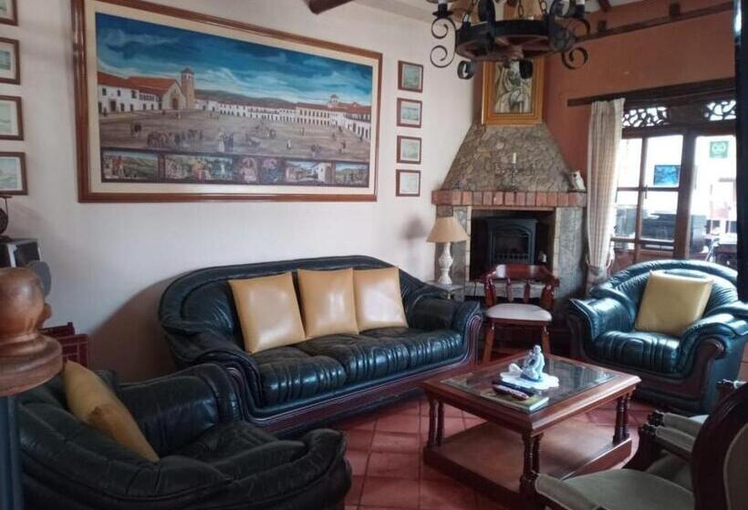 اتاق استاندارد سه نفره, Villa Cristina